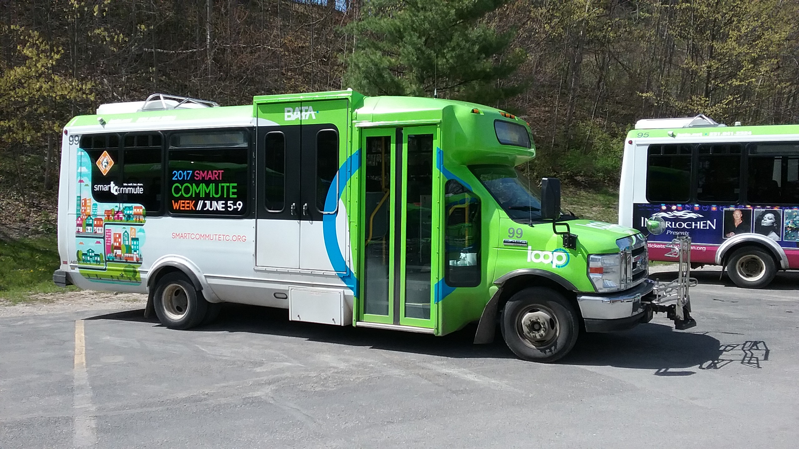 Bus with Smart Commute decals