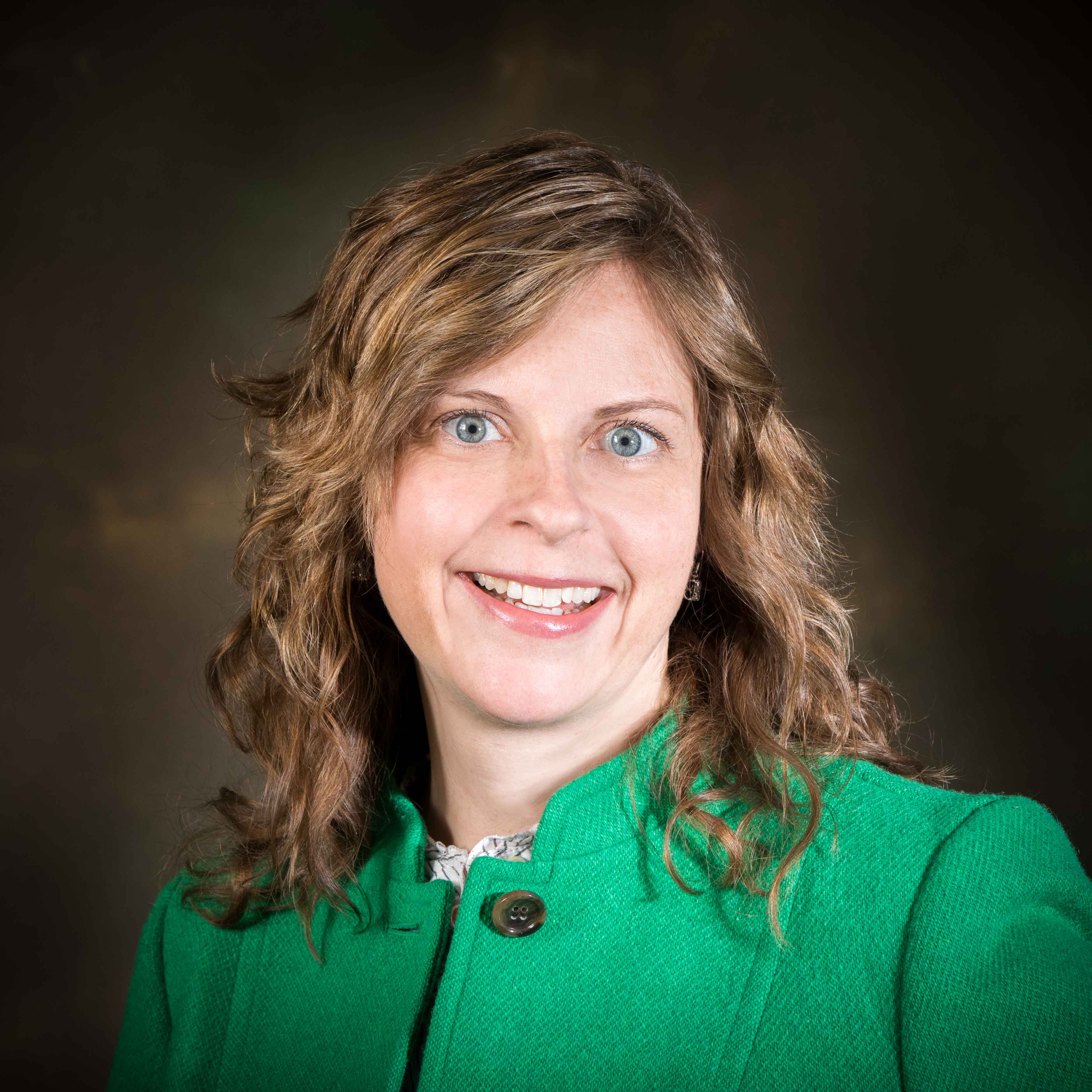 Kelly Dunham Headshot