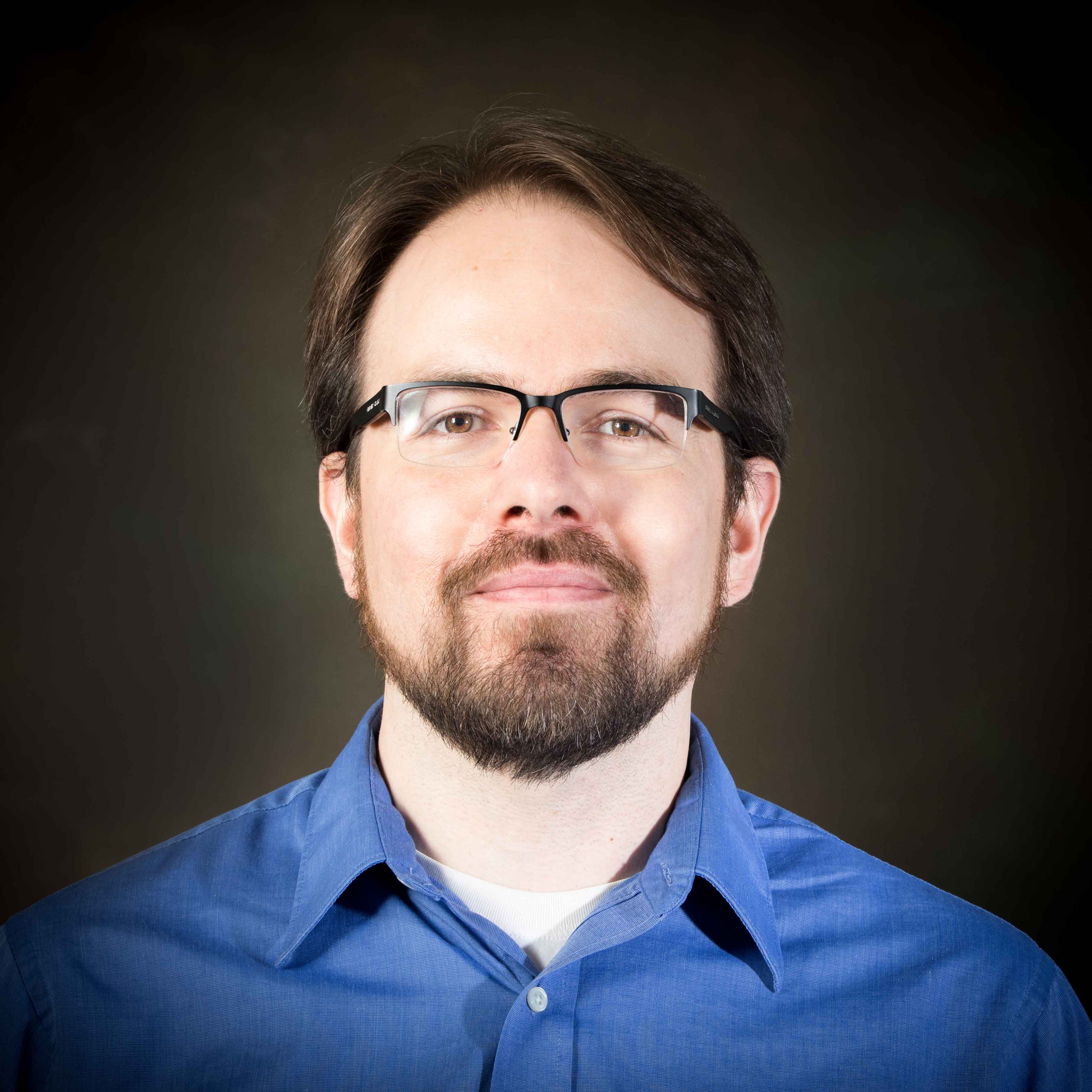 Eric Falcon Headshot